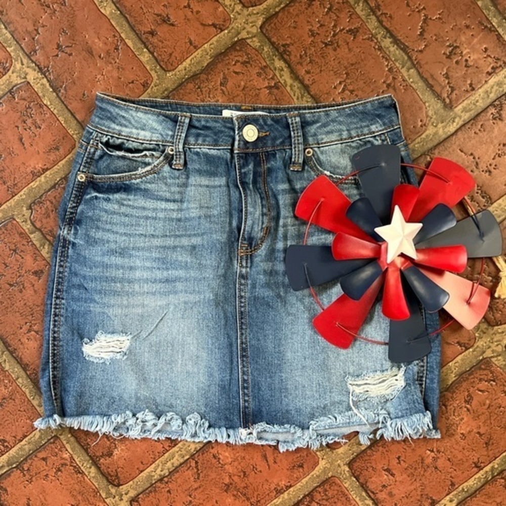 Mudd flx stretch factory distressed raw frayed mini skirt D-18